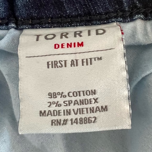 Torrid Straight Leg Medium Wash Jeans Size 16R - Picture 5 of 6